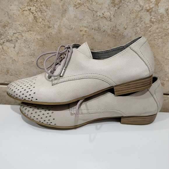 Tamaris Nubuck Leather Lace up Toupe Cream Oxfords sz 7 - Picture 7 of 11